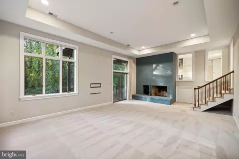 Living - 1400 Ingeborg Ct, Mclean, VA 22101 photo 4 of 4