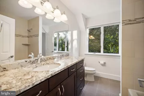 Bath - 1400 Ingeborg Ct, Mclean, VA 22101 photo 5 of 7