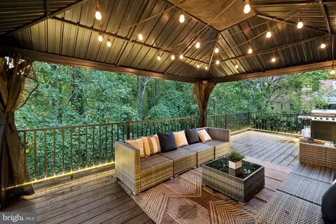 Exterior - 1400 Ingeborg Ct, Mclean, VA 22101 photo 2 of 8