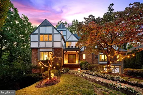 1400 Ingeborg Ct, Mclean, VA 22101