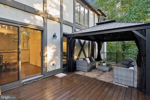 Exterior - 1400 Ingeborg Ct, Mclean, VA 22101 photo 6 of 8