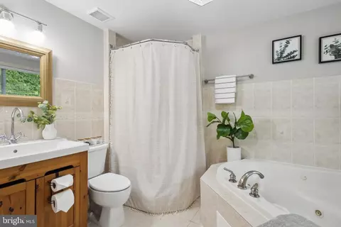 Bath - 8483 Falling Leaf Rd, Springfield, VA 22153 photo 1 of 4