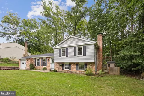 Exterior - 8483 Falling Leaf Rd, Springfield, VA 22153 photo 3 of 10