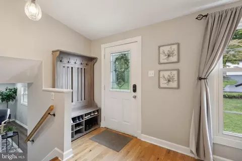Entry Way - 8483 Falling Leaf Rd, Springfield, VA 22153 photo 1 of 3