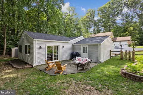 Exterior - 8483 Falling Leaf Rd, Springfield, VA 22153 photo 5 of 10