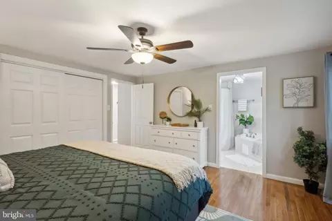 Bedroom - 8483 Falling Leaf Rd, Springfield, VA 22153 photo 3 of 6