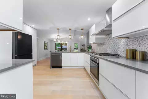 Kitchen - 1044 Bellview Rd, Mclean, VA 22102 photo 1 of 11
