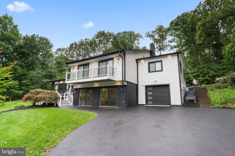 Exterior - 1044 Bellview Rd, Mclean, VA 22102 photo 7 of 20