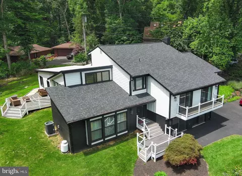 Exterior - 1044 Bellview Rd, Mclean, VA 22102 photo 3 of 20