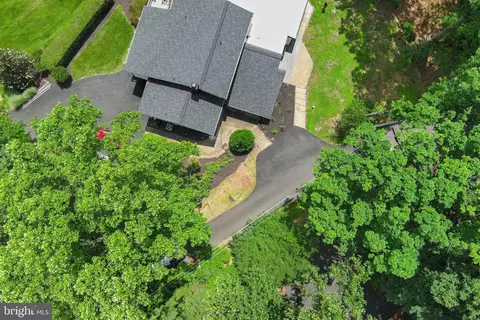 View/Area - 1044 Bellview Rd, Mclean, VA 22102 photo 1 of 1