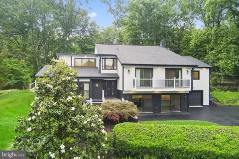 Exterior - 1044 Bellview Rd, Mclean, VA 22102 photo 9 of 20