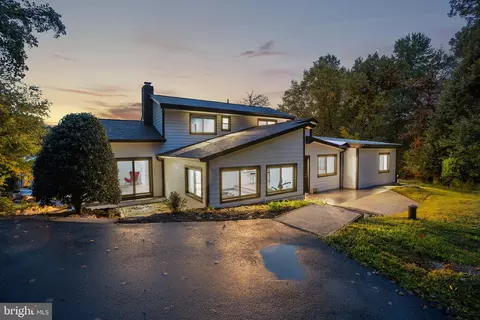 Exterior - 1044 Bellview Rd, Mclean, VA 22102 photo 17 of 20
