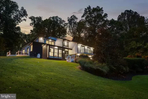 Exterior - 1044 Bellview Rd, Mclean, VA 22102 photo 12 of 20