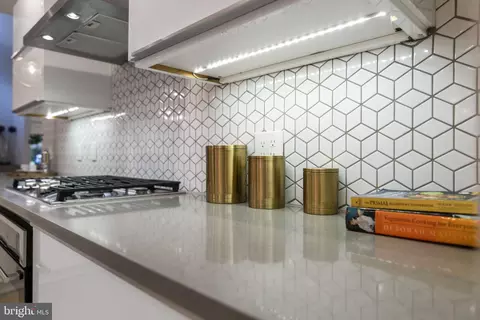 Kitchen - 1044 Bellview Rd, Mclean, VA 22102 photo 5 of 11