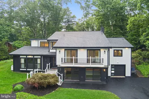 Exterior - 1044 Bellview Rd, Mclean, VA 22102 photo 8 of 20