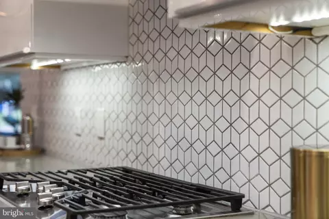 Kitchen - 1044 Bellview Rd, Mclean, VA 22102 photo 6 of 11