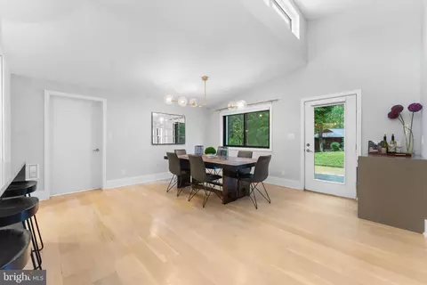 Dining - 1044 Bellview Rd, Mclean, VA 22102 photo 5 of 7