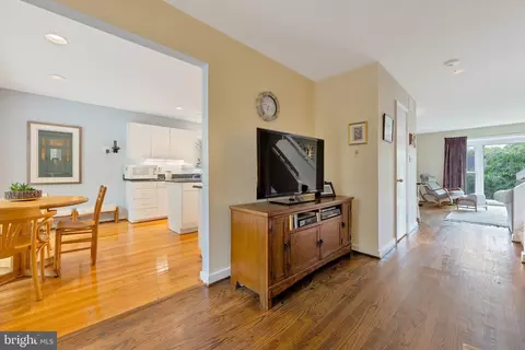 1142 Randolph Rd, Mclean, VA 22101 photo 15