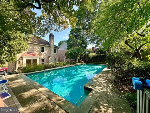 1142 Randolph Rd, Mclean, VA 22101