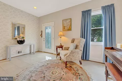 1142 Randolph Rd, Mclean, VA 22101 photo 11