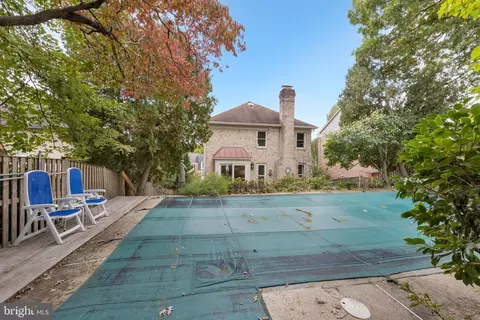 1142 Randolph Rd, Mclean, VA 22101 photo 9