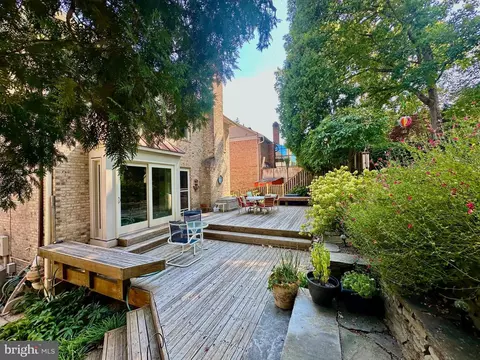 1142 Randolph Rd, Mclean, VA 22101 photo 3