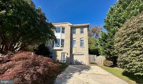 1142 Randolph Rd, Mclean, VA 22101 photo 2