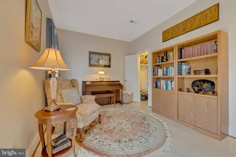 1142 Randolph Rd, Mclean, VA 22101 photo 10