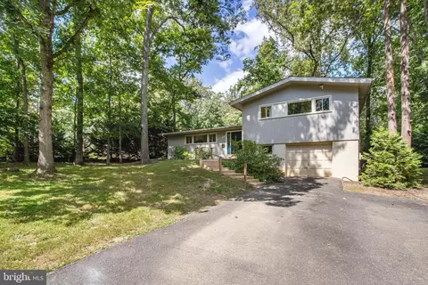 9302 Coronado Ter, Fairfax, VA 22031