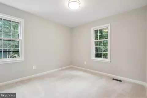 2053 Cobblestone Ln, Reston, VA 20191 photo 17