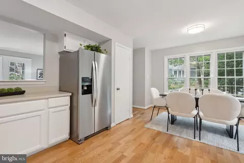 2053 Cobblestone Ln, Reston, VA 20191 photo 4