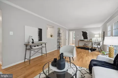 2053 Cobblestone Ln, Reston, VA 20191 photo 10