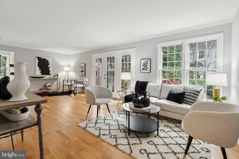 2053 Cobblestone Ln, Reston, VA 20191 photo 9