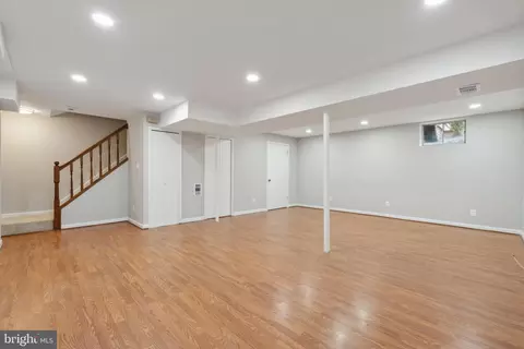 2053 Cobblestone Ln, Reston, VA 20191 photo 21