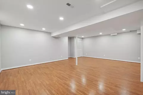 2053 Cobblestone Ln, Reston, VA 20191 photo 22