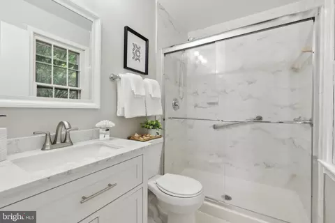 2053 Cobblestone Ln, Reston, VA 20191 photo 15