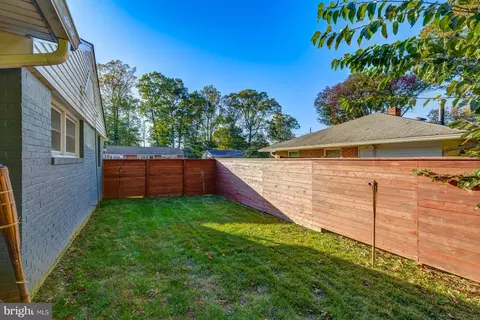 Exterior - 5303 Landgrave Ln, Springfield, VA 22151 photo 13 of 15