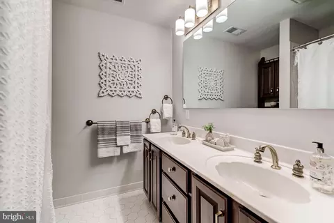Bath - 5303 Landgrave Ln, Springfield, VA 22151 photo 1 of 6