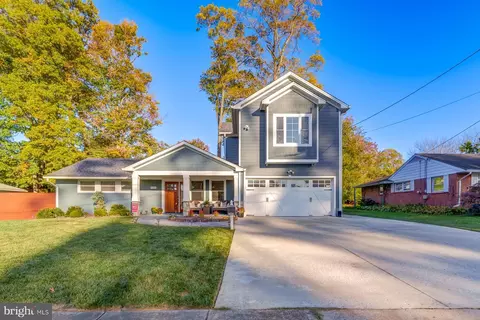5303 Landgrave Ln, Springfield, VA 22151