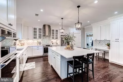 Kitchen - 5303 Landgrave Ln, Springfield, VA 22151 photo 4 of 5