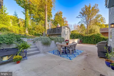 Exterior - 5303 Landgrave Ln, Springfield, VA 22151 photo 8 of 15