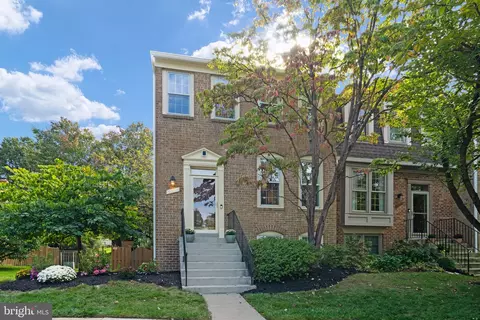 12225 Apple Orchard Ct, Fairfax, VA 22033