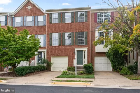 2456 Covered Wagon Ct, Herndon, VA 20171
