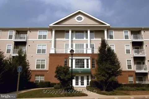 7000 Falls Reach Dr #211, Falls Church, VA 22043