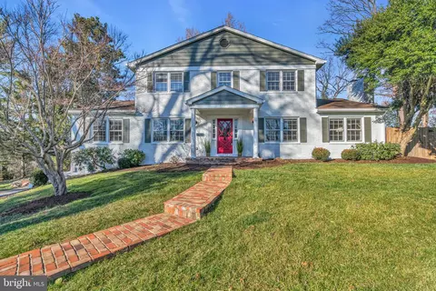 3821 Bosworth Ct, Fairfax, VA 22031