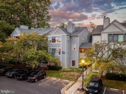 2213 Hunters Run Dr #2213, Reston, VA 20191