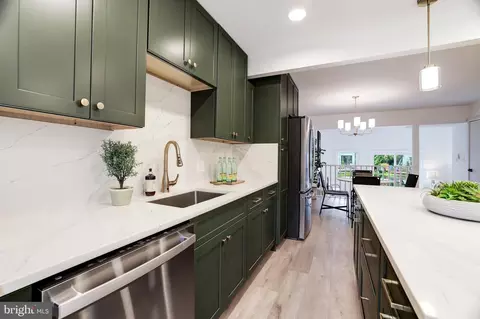 11116 Glade Dr, Reston, VA 20191 photo 6