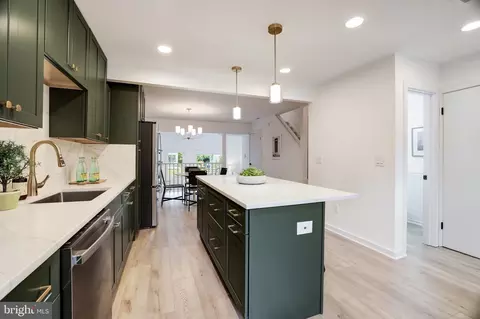 11116 Glade Dr, Reston, VA 20191 photo 5