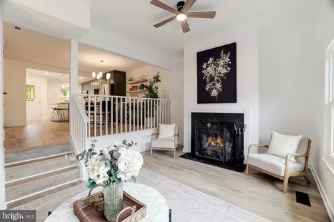 11116 Glade Dr, Reston, VA 20191 photo 18