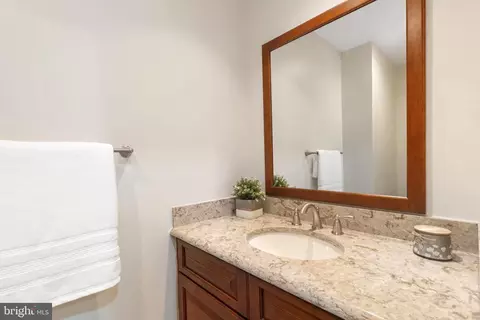 9023 Blarney Stone Dr, Springfield, VA 22152 photo 13